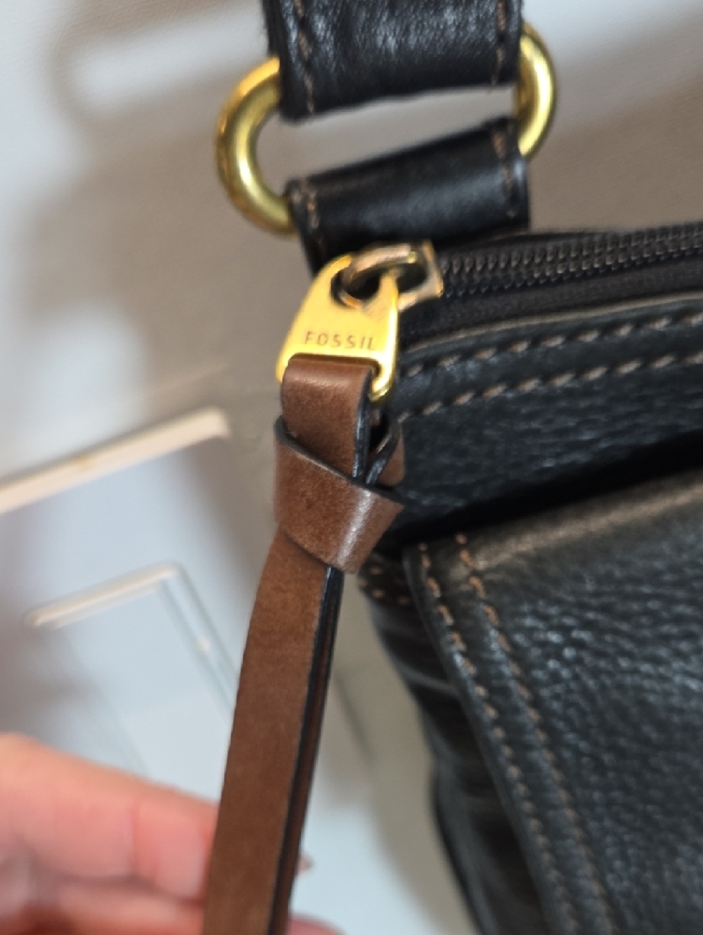 Fossil Black and Brown Leather Crossbody Bag - Picture 3 of 11